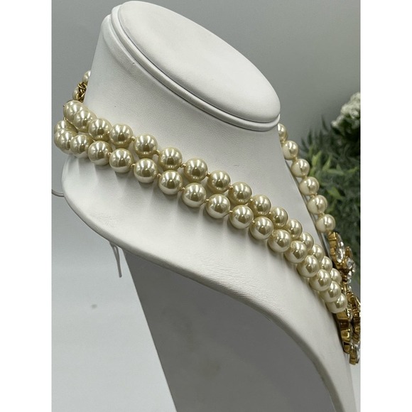 J. Crew Pearl and Rhinestone Cluster
Costume hand knotted Statement Necklace - Picture 7 of 14